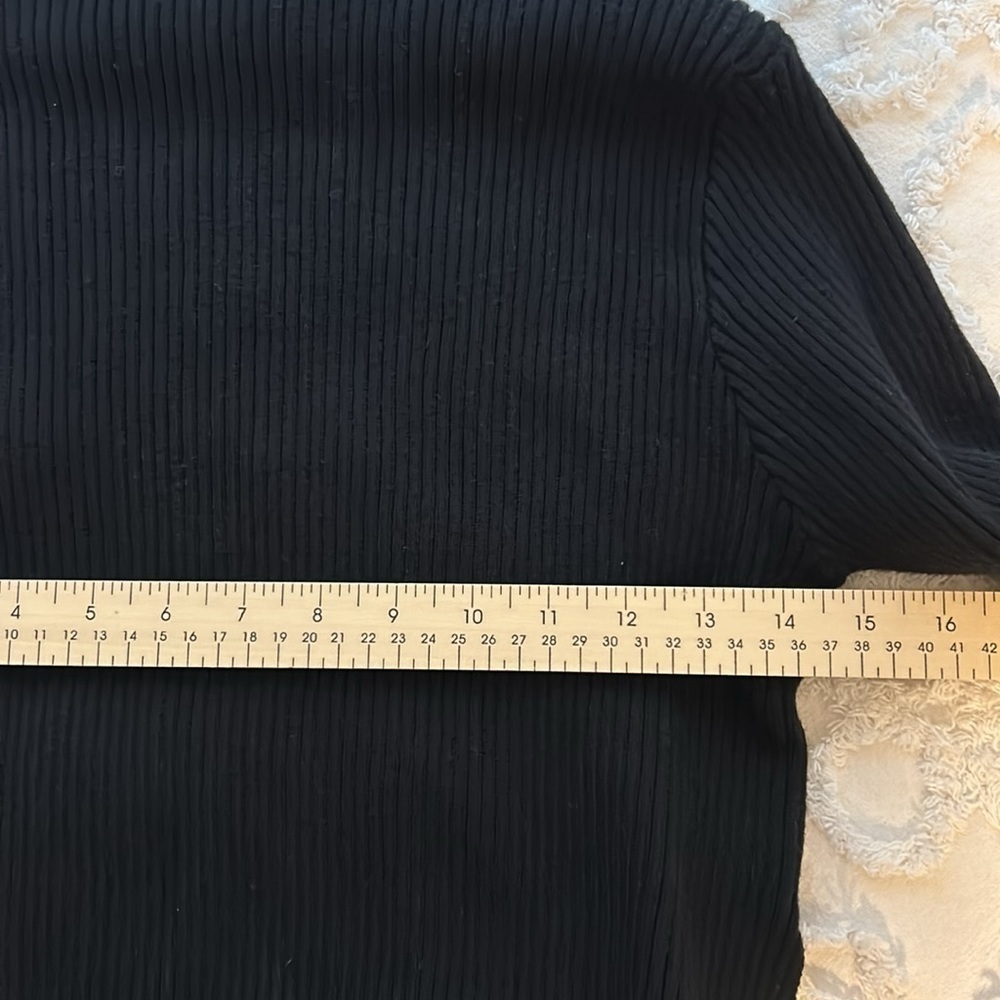 NWT Vici Fate black turtleneck, crop, women’s size medium. - Picture 7 of 9